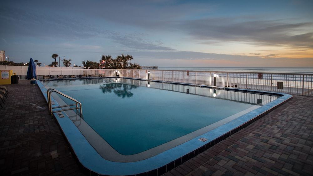 Comfort Inn & Suites Daytona Beach Oceanfront Buitenkant foto